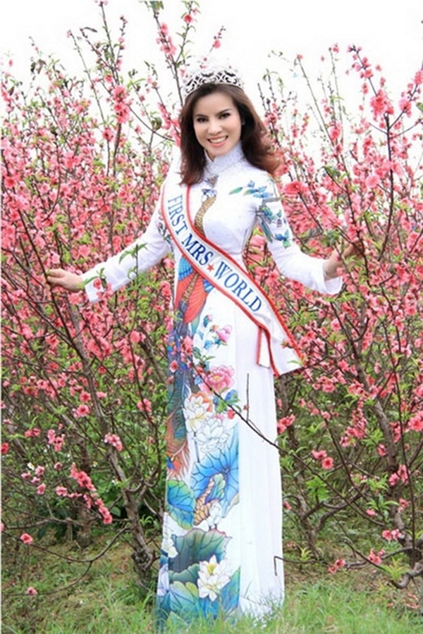 
	
	Hoa hậu quý bà thế giới Kim Hồng với 3 vòng 2 khác nhau... - Tin sao Viet - Tin tuc sao Viet - Scandal sao Viet - Tin tuc cua Sao - Tin cua Sao